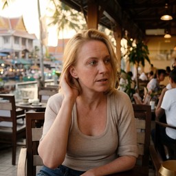 Sarah, 37